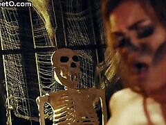 Horny Babe bounces on cock for halloween