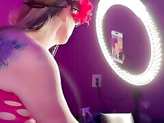 Realhotwife4u talking to her fans at a Live Stream creampie alexis rodigues party