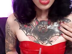 Tattooed Stunner Arson Leigh Extracts Warm Cum Through Blowjobs