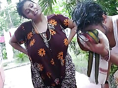 Paraswali bhabi ki bari gand me mere land ghusa diya