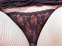 Big girl ass shits taking a finger