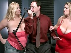 Renee&039;s threesome with Samantha 38G