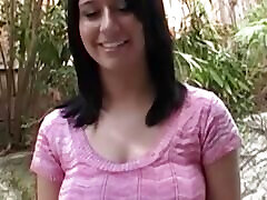 intensywny interracial seks z naiwną busty brunetka