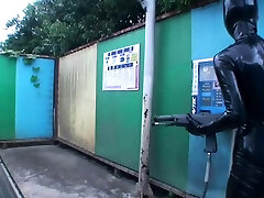 Close up Outdoor bdsm dorm handjob