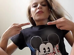 pov spit-piétinement adolescent gosse fille piétinement spit fun