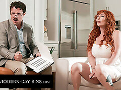 MODERN-DAY SINS - Pervert Therapist Is OBSESSED With Redhead MILF Lauren Phillips&039;s pojision sex Body