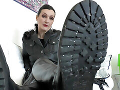 Today I&039;m Going to Put You Over My Knee and Clean Your Boot Soles with My Tongue POV, Lady Victoria Valente