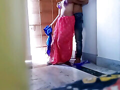 On the day of Holi, the brother-in-law also changed the color of the discount with the color of the neighbor sister-in-law.
