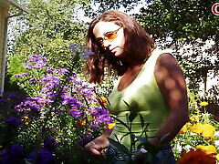 Candi Annie Photo Series Video - MILF Candi Annie Fucks the Gardener