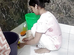 Chachi ko chodte samye land mera khara nhi hua