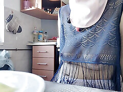 sexy milf probiert höschen an. eine haarige milf beobachten, haarige muschi, große titten, großer arsch