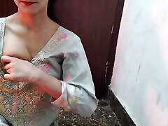 Sister in law ko market ghumane ke bahane oyo le jakar choda