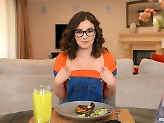 Lunch With The Steps With Lexi Luna, Leana Lovings, Apollo Banks, Chloe Surreal - Brazzers