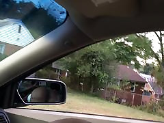 سیاه فاحشه مکیدن دیک در صندلی جلو ماشین