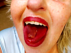 1248 Giantess type offering from stunningly hot older woman DawnSkye1962