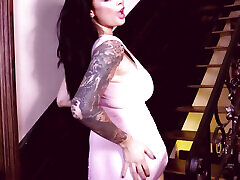 Tera keeds play shows pussy on the stairs