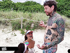 Football Playing Beach Babes W Little Bush Jc Wilds & Sofie Reyez Creampied In Foursome - Immoral Live 4K