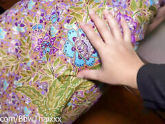 Local girl wear sarong batik gets creampie Full & Uncen in Fansly BbwThaixxx 25 min