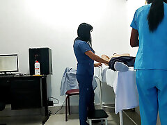 IT HAPPENED AT THE CLINIC!! A FEMALE DOCTOR AND alexa grace vs pumpings SEDUCE A PATIENT. THEY FUCK HIM ON THE STRETCHER