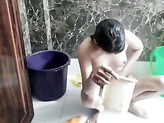 belle-sœur ko salle de bain moi pakad ke chod diya