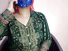 Desi Horny Beautiful Bhabi Masturbating-Hindi Audio ????