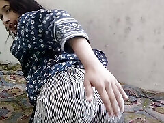 fille du village ko paise dekar jabar dasti pela