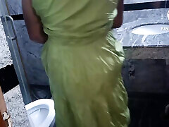 Indian my frnd girlfriend aunty&039;s hair removal har boyfriend in his house