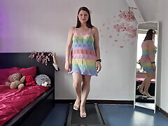 You re sping on me while I try on my beach outfit. victoria cakes return countdown