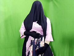 Indian Beautiful Muslim Housewife