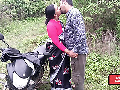 Indian Desi Kavita fuck with boyfriend in jungle in doggy style cheating on husband , play romanitc sex with lover ,