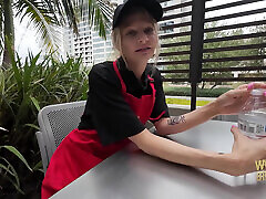 mcdonalds dziewczyna głęboko brutalny pieprzyć vs worlds duży kogut
