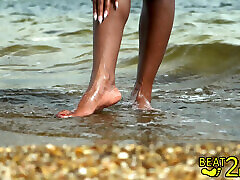 Giggles&039; Sandy Feet