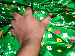 Sali ki Balon wali chut Ko chod ke chut ko clean Kiya