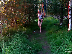 Pissing in Nature! - Juicy Blonde!