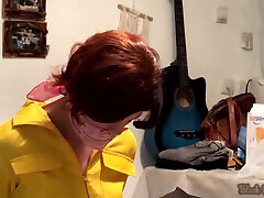 kwiecień o&039;neil cosplayer chairtied