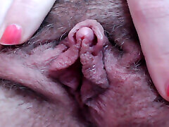 Big clit hairy pussy cumming