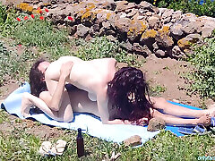 anal naturist-odkryty anal pod słońcem z głębokim creampie w środku!????