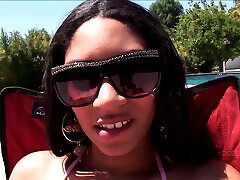 hot ebony piękno w bbc trójkąt i połknąć