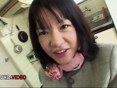 Mature Japanese Kiyoe Majimas sultry vibes intensify while she vibrates her passionate core