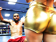 alexis rodriguez e jayla foxx ottenere scopata in il boxing ring a industryinvaders