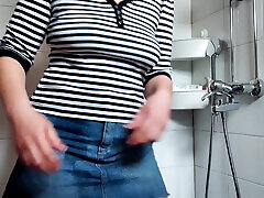 Masturbating hairy pussy in hot shower