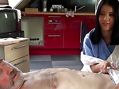 Teen nurse Lady Dee fuck treatment for hi boobs porn old patient