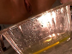 Japanese babe piss in a bowl for your pleasure