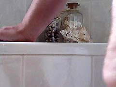 schlapper Schwanz im Milf-Slip der Ehehure