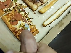 Cumming on Pizza