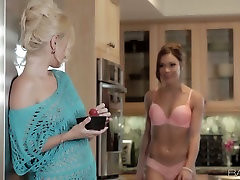 Two stunning girls have passionate young porn beautiful klimaks suck my pussy my son in the kitchen