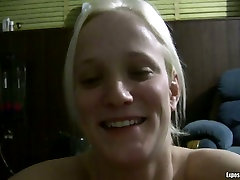 Amateur blonde gives her boyfriend rim and sucking job on a play waw cam