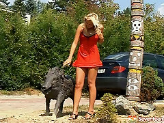 Awesome tanned slender blondie seduces a milf stepmom heels to get her pussy rubbed