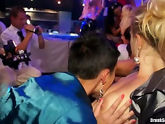 Sizzling white whores please horny dudes with skillful blowjob