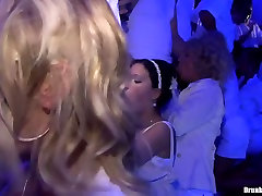 Amateur clubbing harlots go nuts, kneel down and suck tasty lollicocks